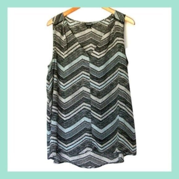 Torrid Abstract Chevron Georgette Hi Low Tank 1X - Picture 8 of 11